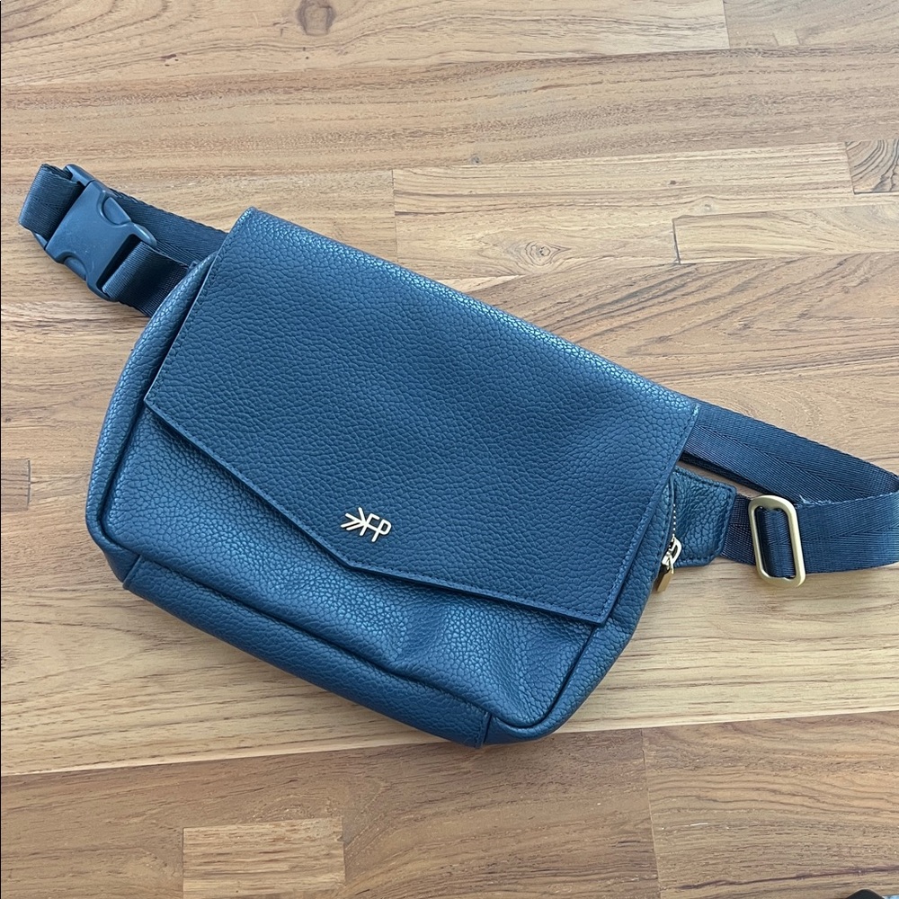 Freshly Picked Navy Blue Park Bag EUC